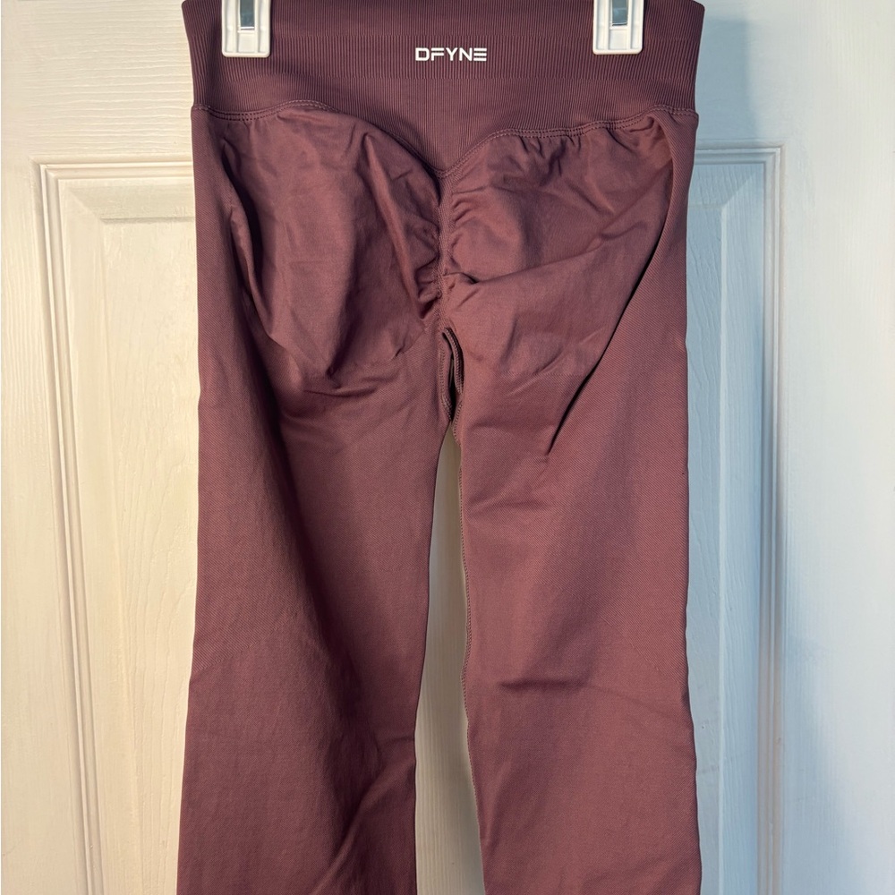 DFYNE Women's High-Rise Leggings in Mauve